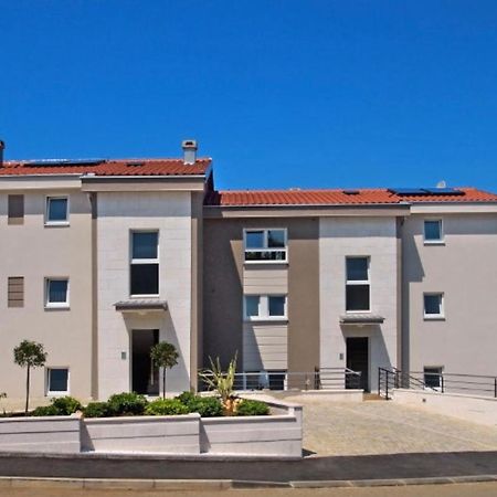 Daska Apartmani Njivice Exteriör bild