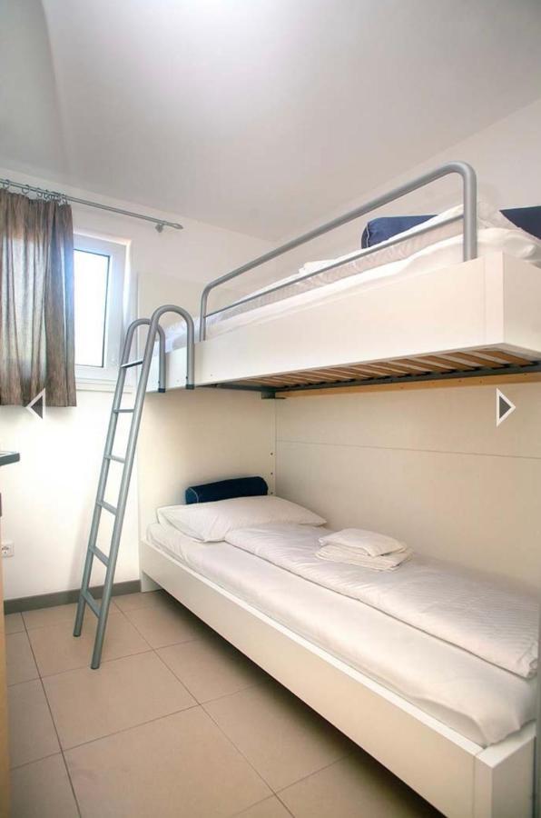 Daska Apartmani Njivice Exteriör bild