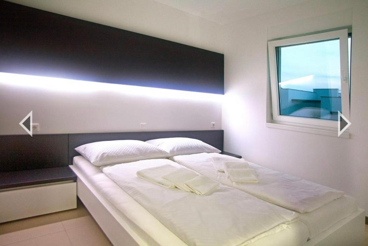 Daska Apartmani Njivice Exteriör bild