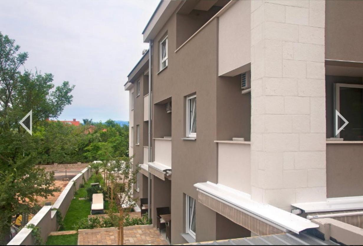 Daska Apartmani Njivice Exteriör bild