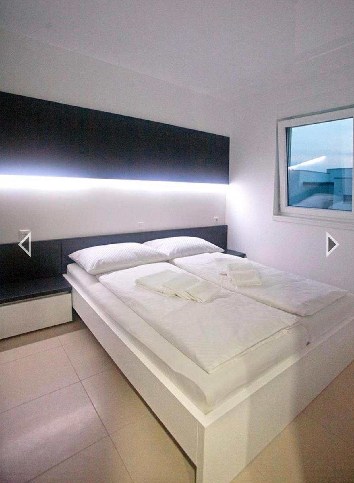 Daska Apartmani Njivice Exteriör bild